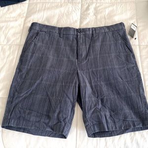 Men’s size 38 plaid shorts, APT 9, NWT
